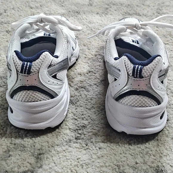 New Balance 530 Size 7.5 - Picture 4 of 6